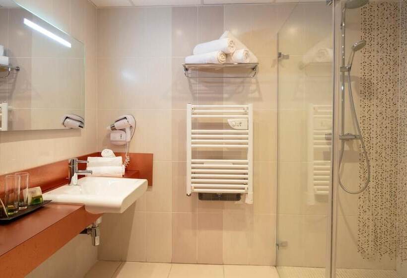 Отель La Chaumiere