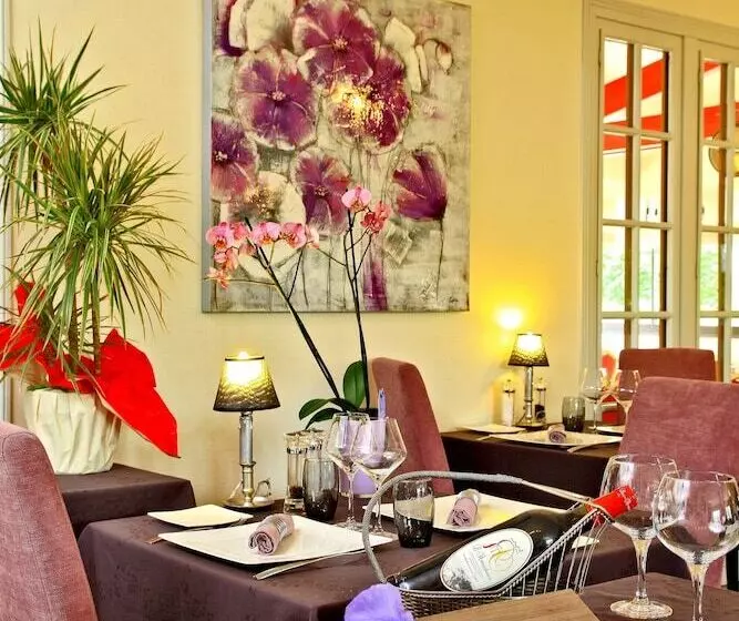 Отель Hostellerie Du Causse