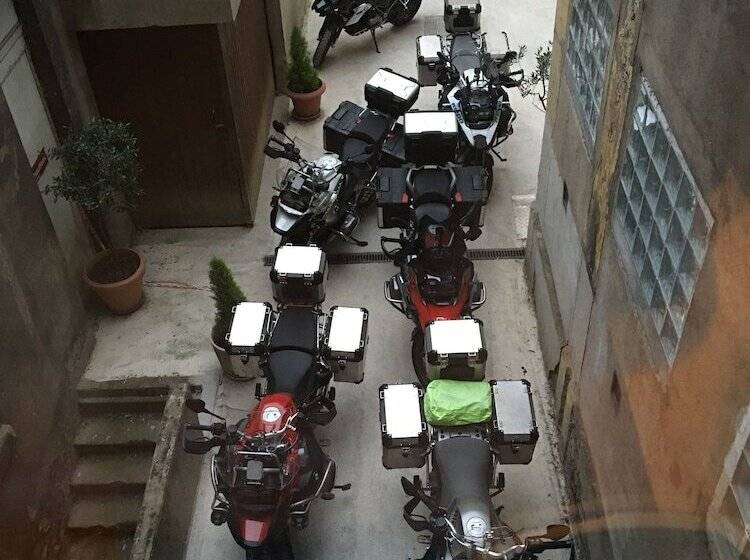 호텔 Logis Hôtel Des Oliviers