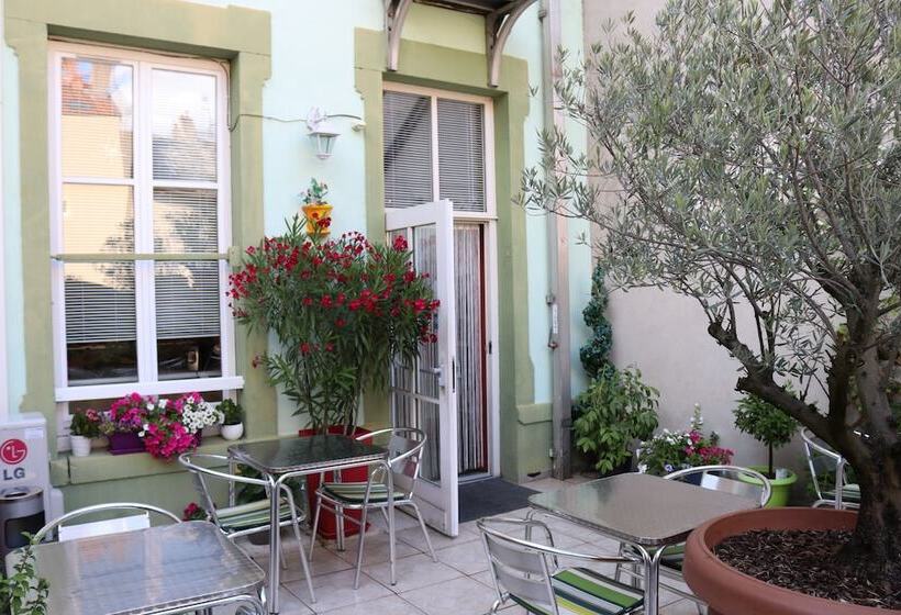 ホテル Logis Hôtel Des Oliviers