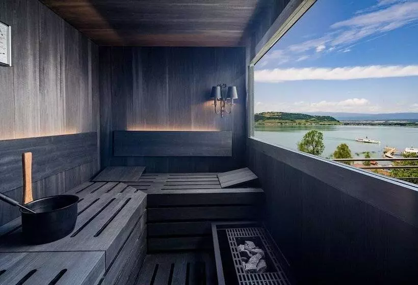 Отель Murtenhof & Krone