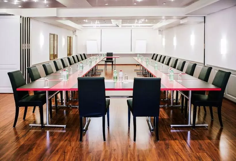 Отель Murtenhof & Krone