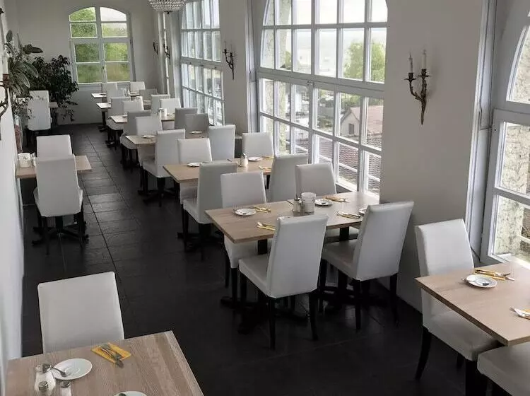 Отель Murtenhof & Krone