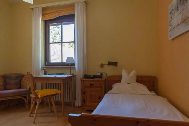 Отель Sarbacher