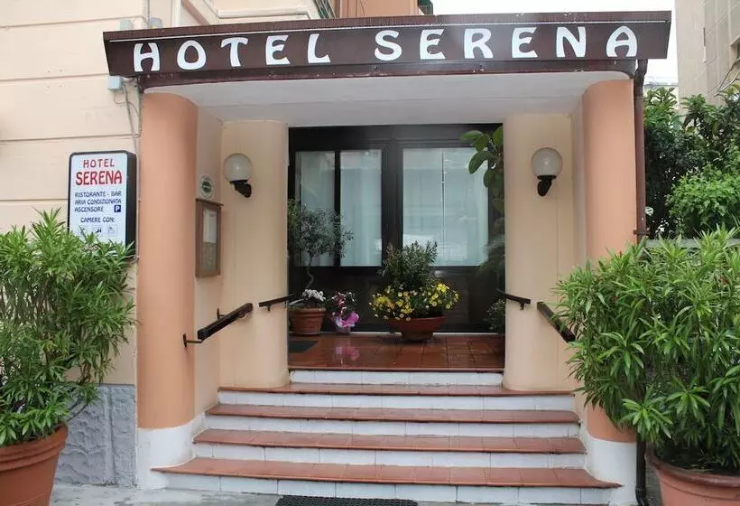 酒店 Serena