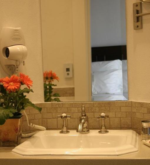 هتل The Mariner King Inn