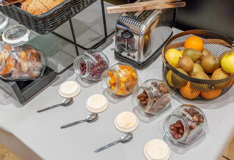 בית מלון כפרי The Originals Access, Hôtel Bourges Gare