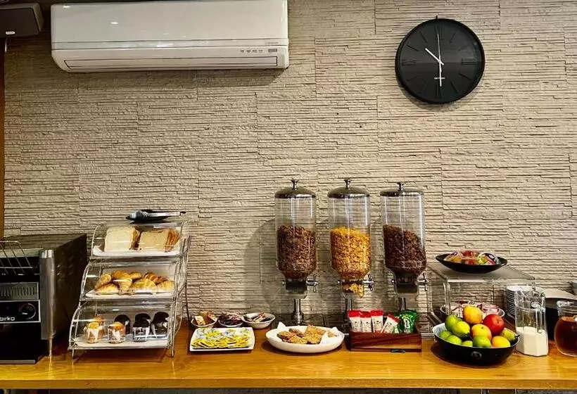 酒店 The Waverley International