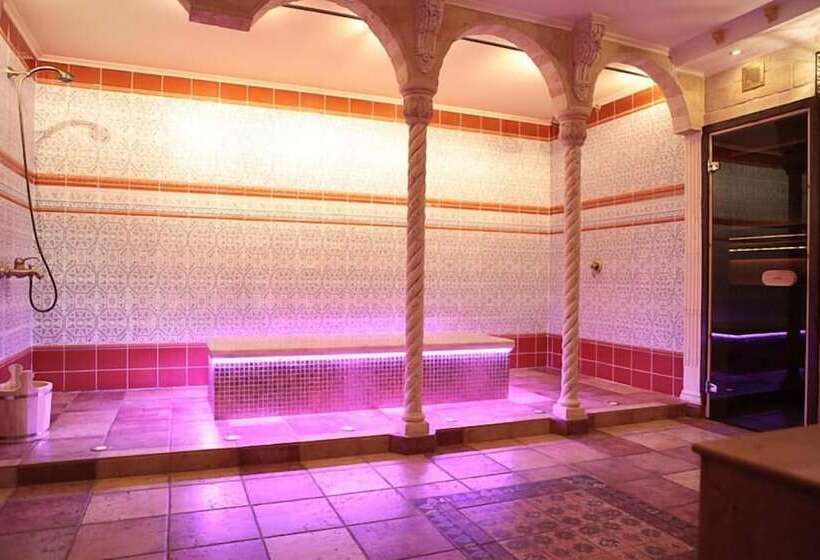 Triumph Palace Boutique Hotel