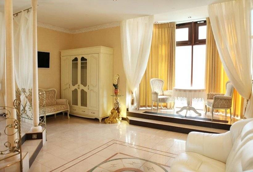 Triumph Palace Boutique Hotel