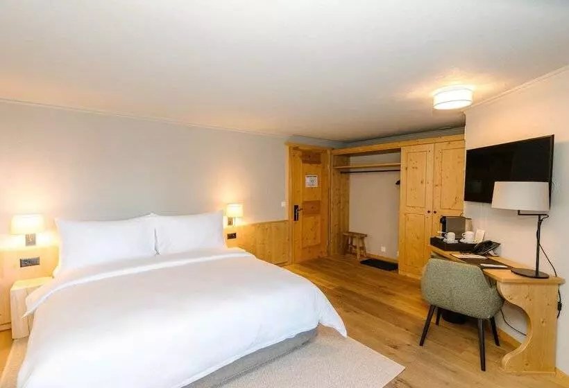 Seven Alpina Boutique