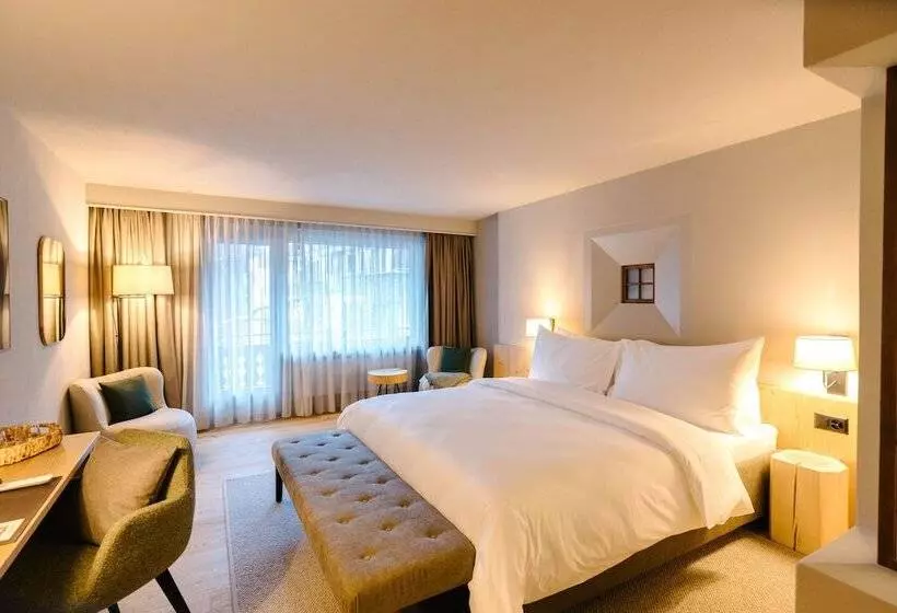 Seven Alpina Boutique