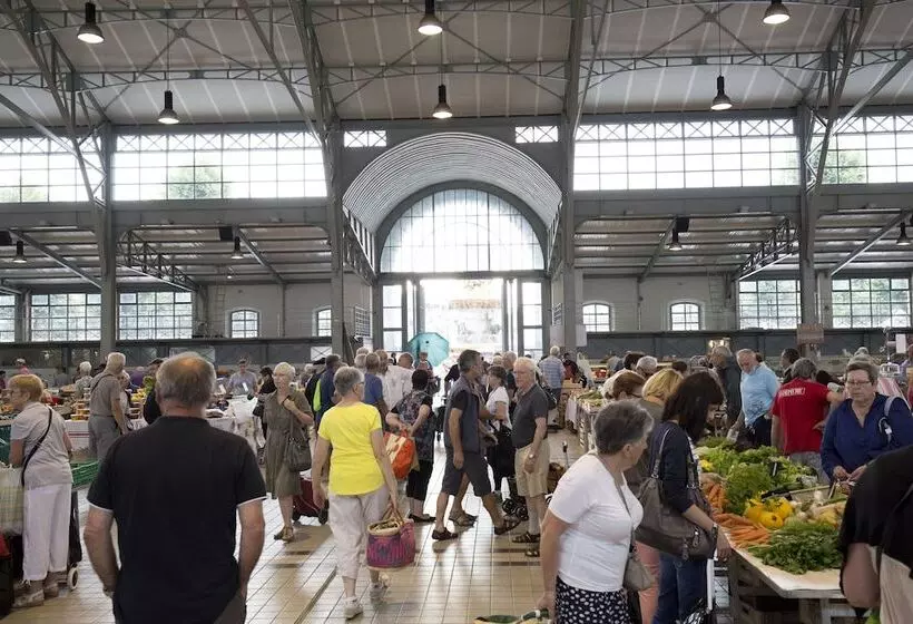 Cit Hotel De La Marne