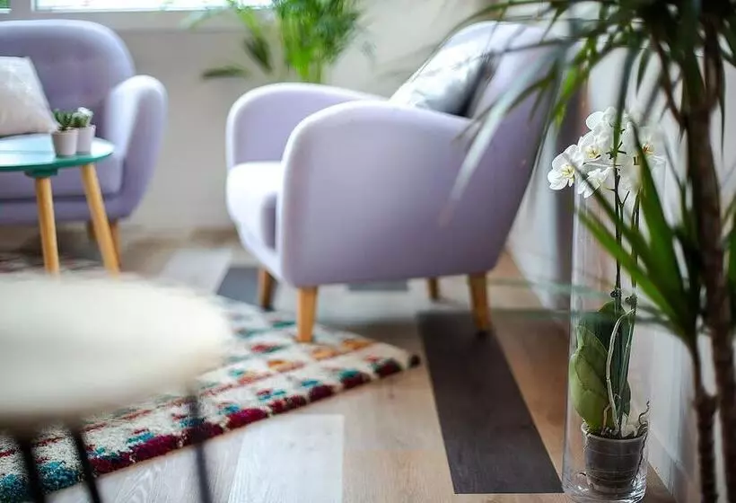 호텔 Carre Pau Airport