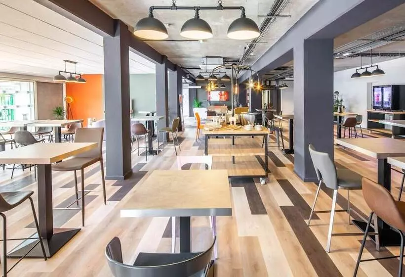 호텔 Carre Pau Airport