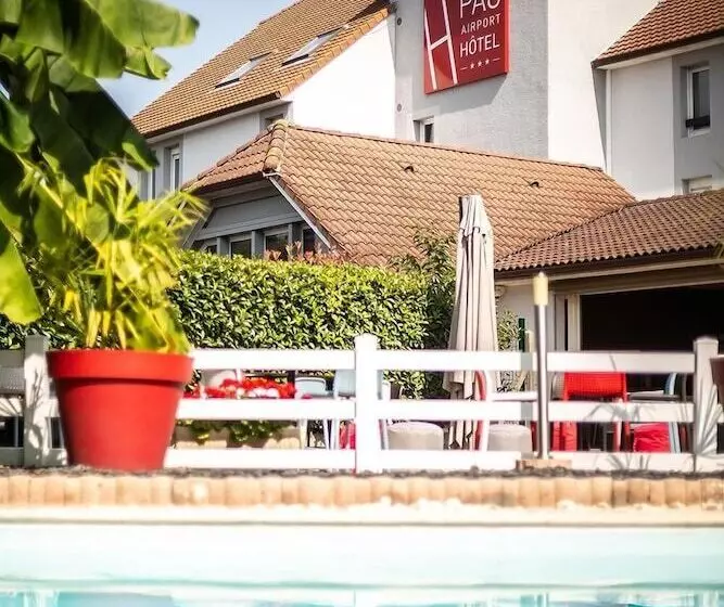 호텔 Carre Pau Airport