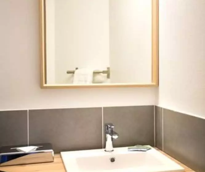 호텔 Carre Pau Airport