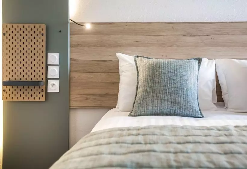 호텔 Carre Pau Airport