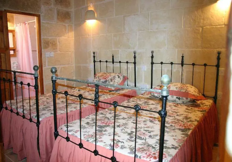 هتل Dar Guzeppa Farmhouse