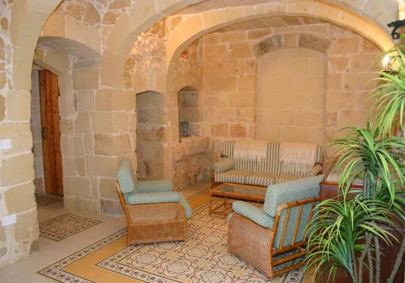 هتل Dar Guzeppa Farmhouse