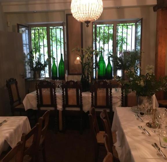 ホテル Hôtel Restaurant Le Chut   Petite France