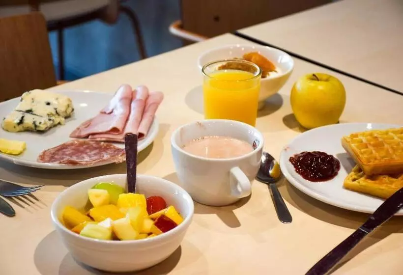 Hotel Ibis Budget Millau Viaduc