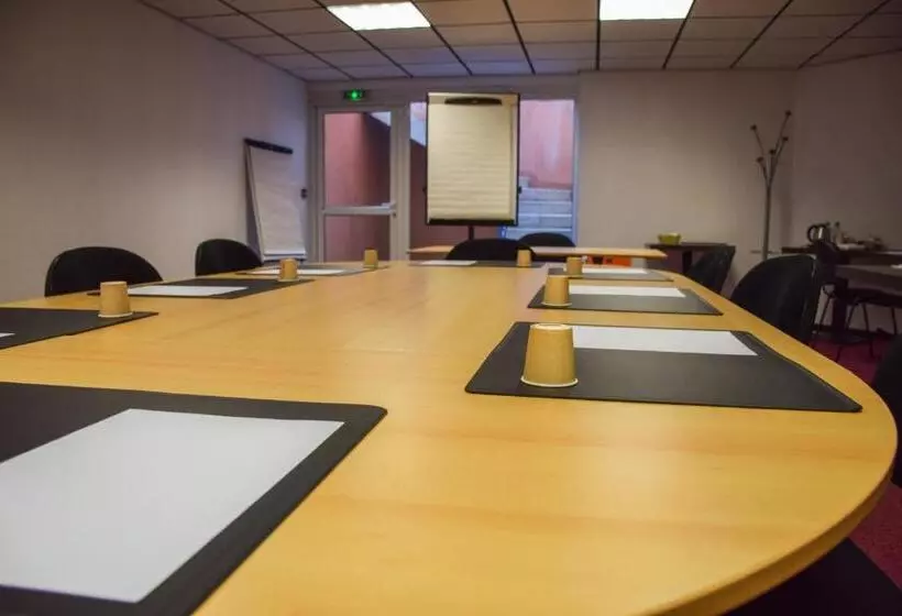 Hotel Ibis Budget Millau Viaduc