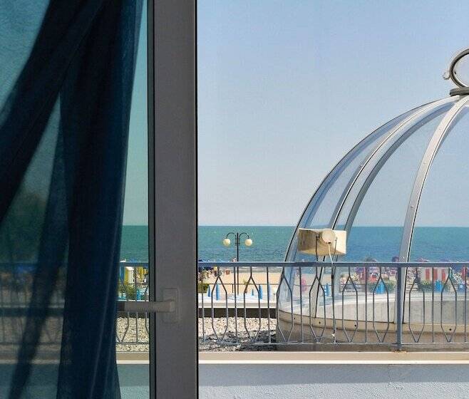 هتل La Brezza Frontemare