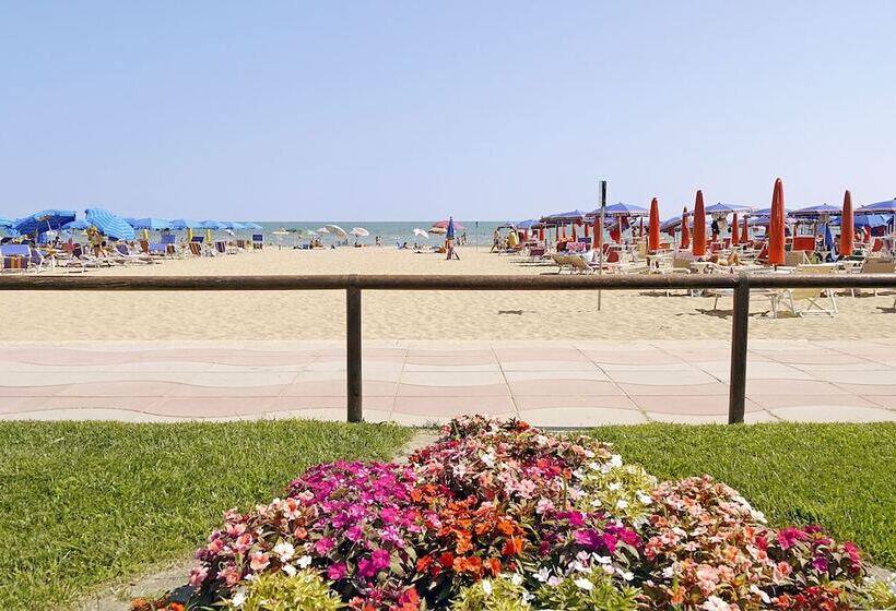 هتل La Brezza Frontemare