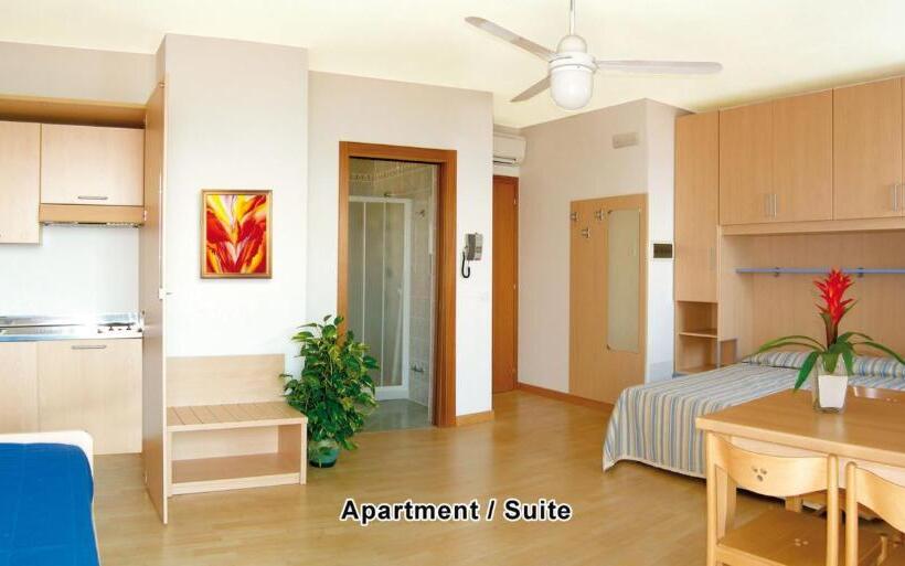 هتل La Brezza Frontemare