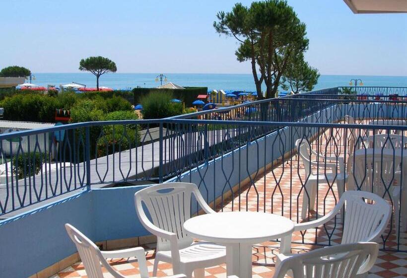 هتل La Brezza Frontemare