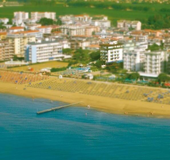 هتل La Brezza Frontemare