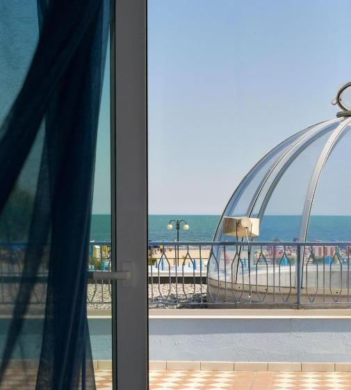 هتل La Brezza Frontemare