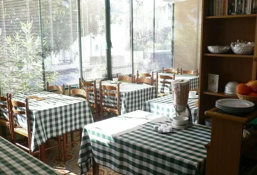 هتل Montilleul Villa Primrose