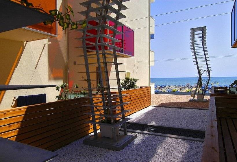 בית מלון כפרי Orient & Pacific