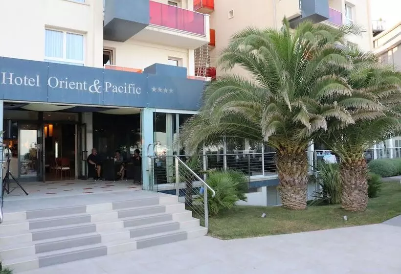 Отель Orient & Pacific