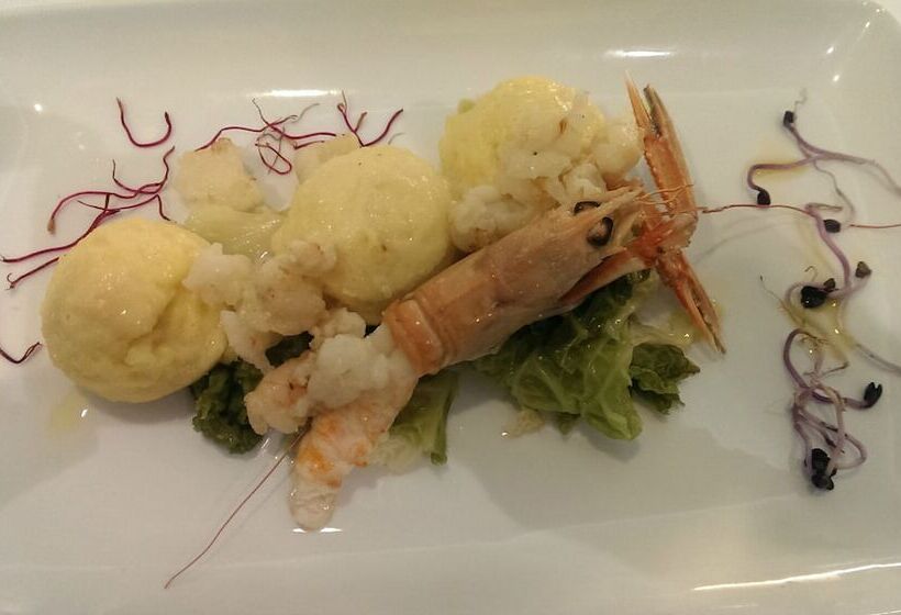 בית מלון כפרי Orient & Pacific