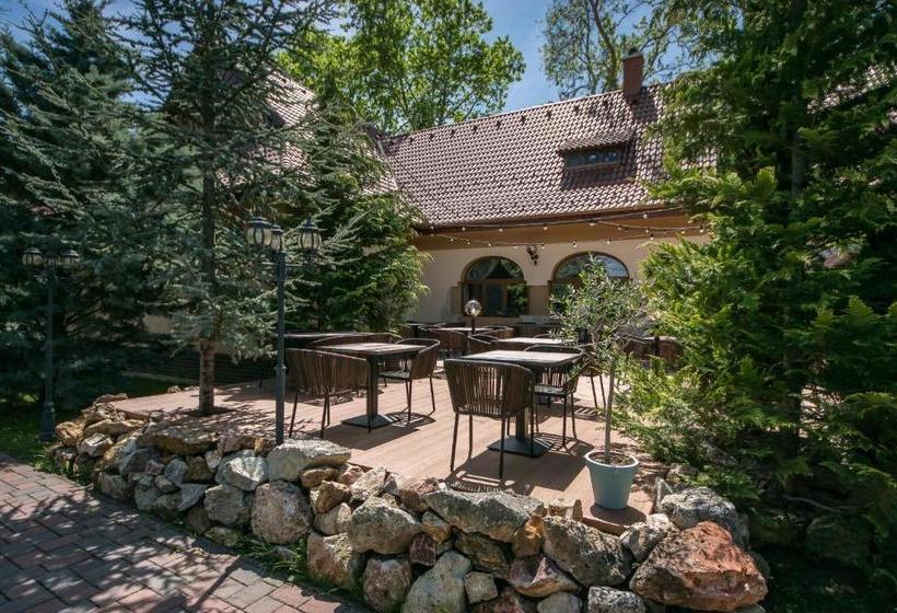 בית מלון כפרי Platan Garden Rooms & Restaurant