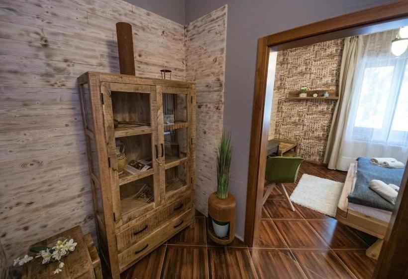 בית מלון כפרי Platan Garden Rooms & Restaurant