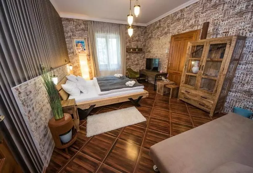 فندق Platan Garden Rooms & Restaurant