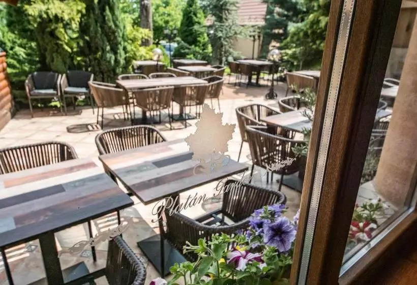 فندق Platan Garden Rooms & Restaurant