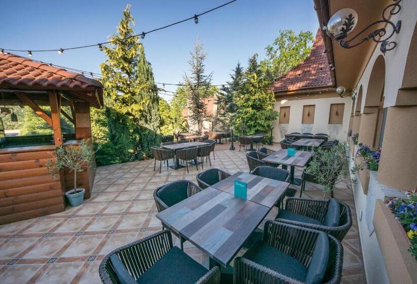 בית מלון כפרי Platan Garden Rooms & Restaurant