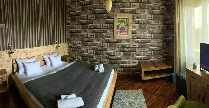 فندق Platan Garden Rooms & Restaurant