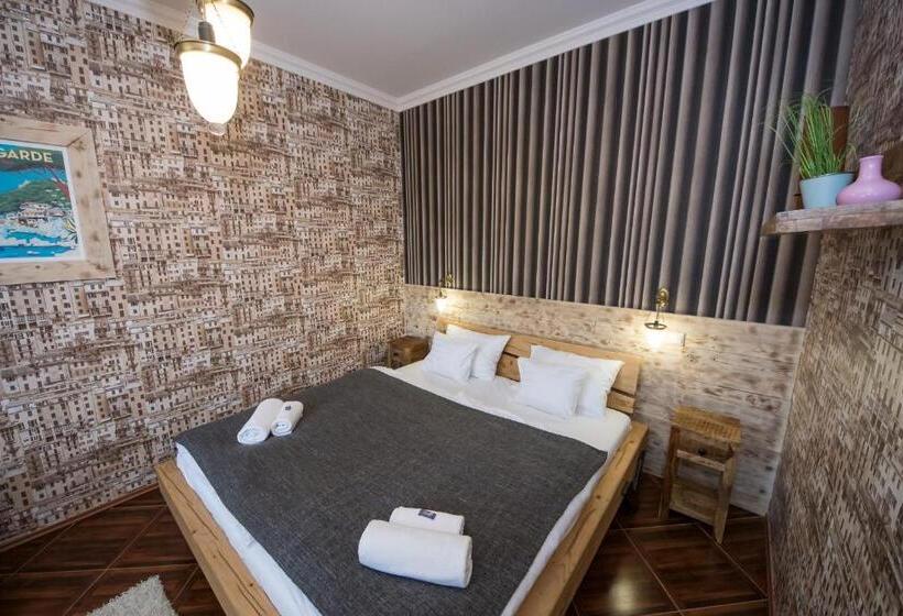 בית מלון כפרי Platan Garden Rooms & Restaurant