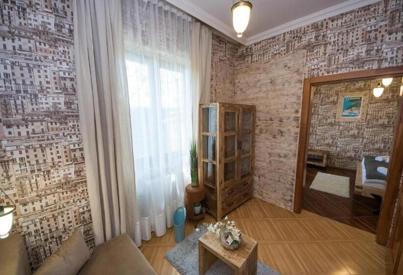 בית מלון כפרי Platan Garden Rooms & Restaurant