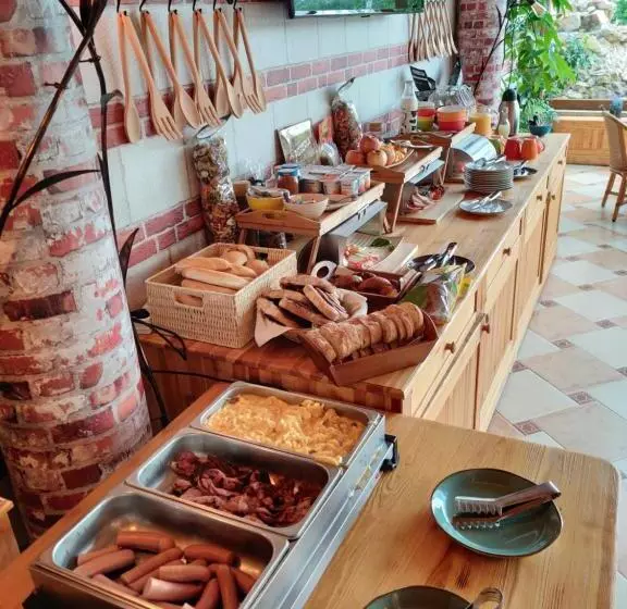 فندق Platan Garden Rooms & Restaurant