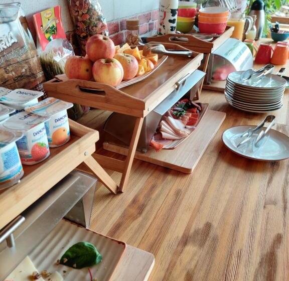 בית מלון כפרי Platan Garden Rooms & Restaurant