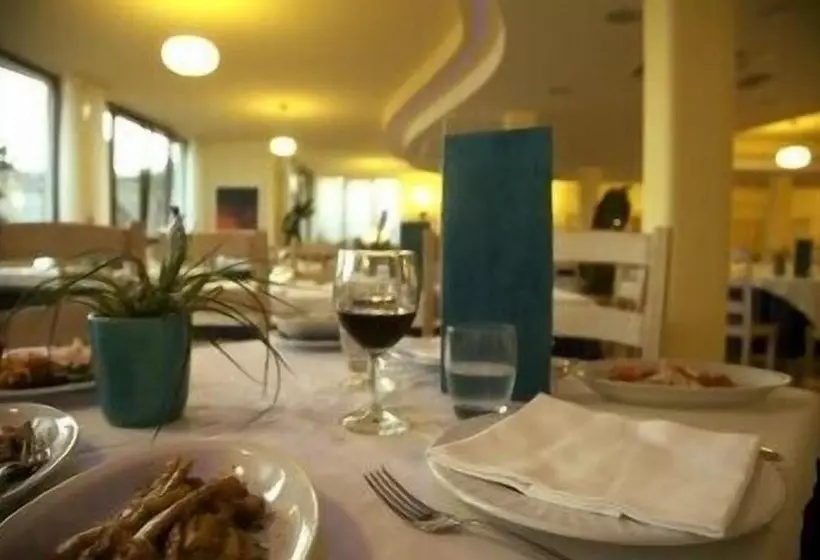 Отель Raffael Phg