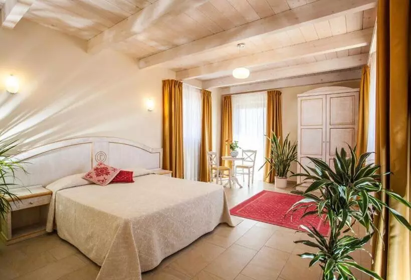 Отель Raffael Phg