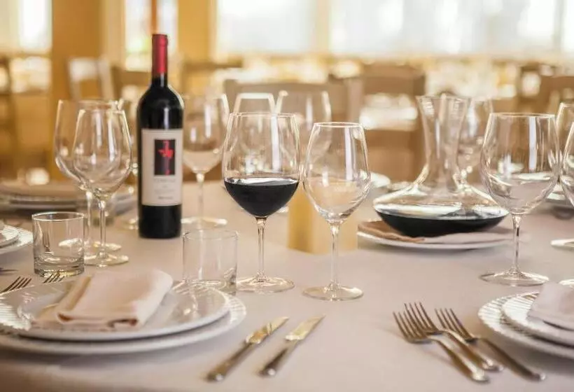 Отель Raffael Phg